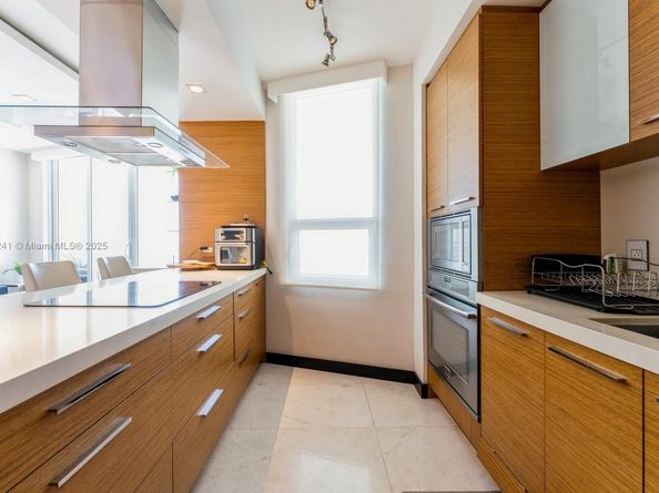 808 Brickell Key 1406, Miami FL 33131
