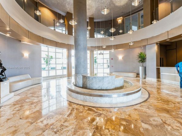 808 Brickell Key 1406, Miami FL 33131