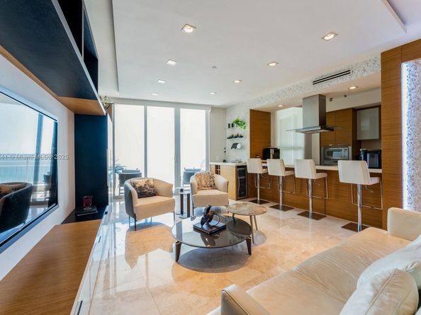 808 Brickell Key 1406, Miami FL 33131