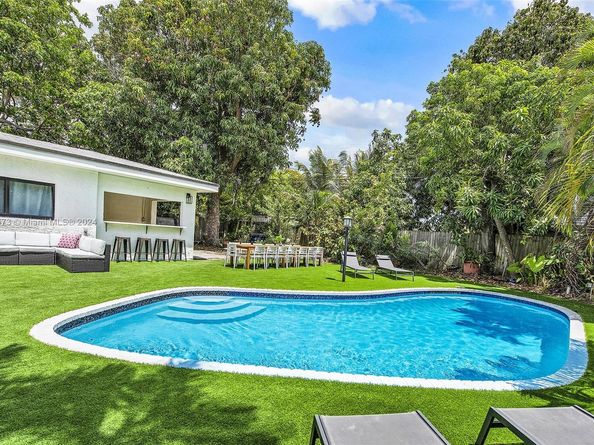 577 NW 120th St, Miami FL 33168