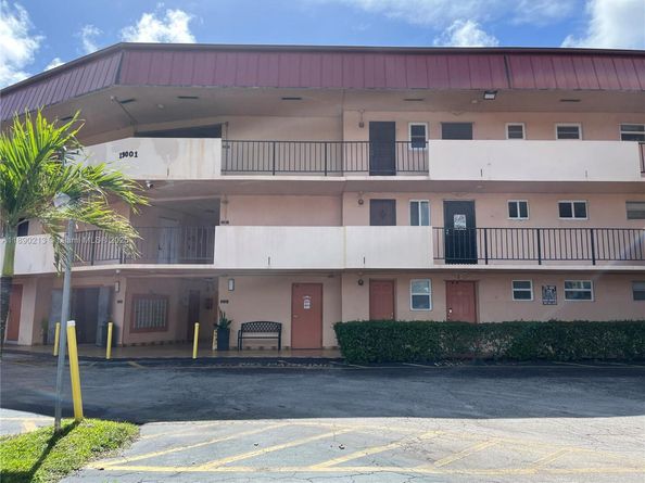 19001 NE 14th Ave 107, Miami FL 33179