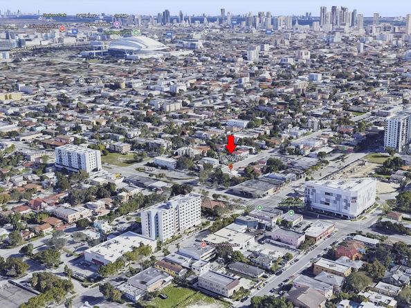 2146 SW 7th St, Miami FL 33135