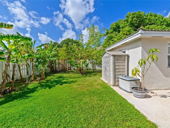 17510 NW 7th Ct, Pembroke Pines FL 33029