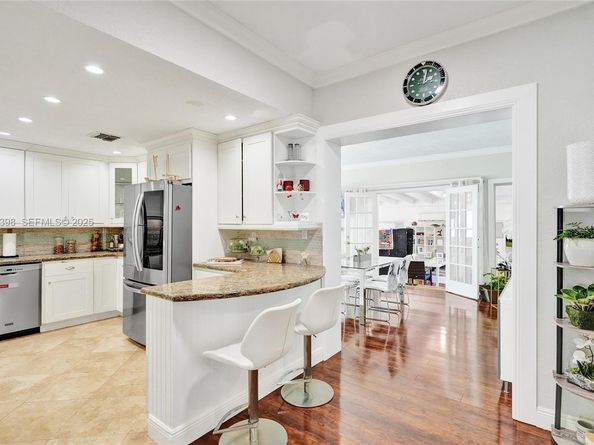 1365 SW 18th St, Miami FL 33145