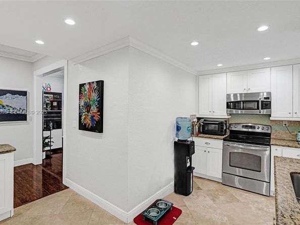 1365 SW 18th St, Miami FL 33145