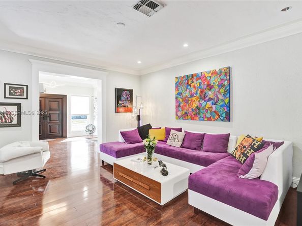 1365 SW 18th St, Miami FL 33145