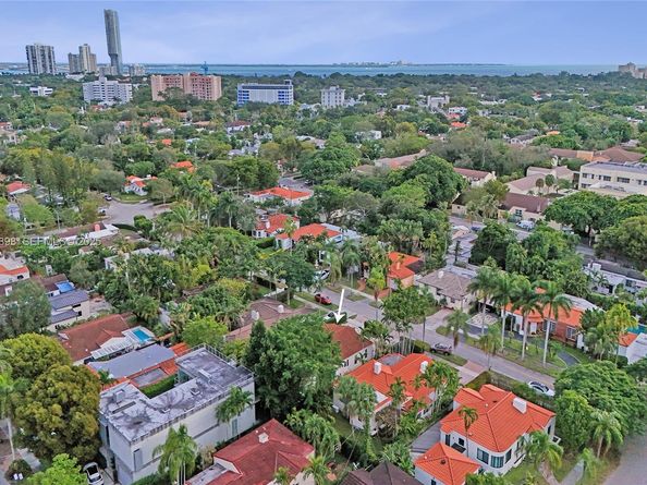 1365 SW 18th St, Miami FL 33145