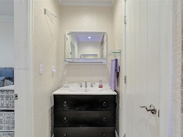 1365 SW 18th St, Miami FL 33145