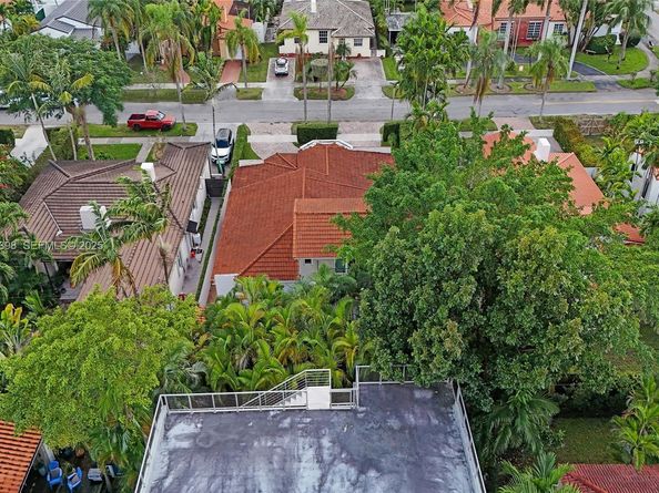 1365 SW 18th St, Miami FL 33145