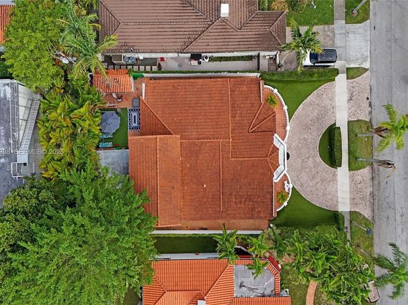 1365 SW 18th St, Miami FL 33145