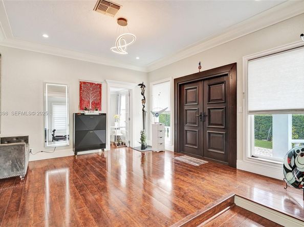 1365 SW 18th St, Miami FL 33145