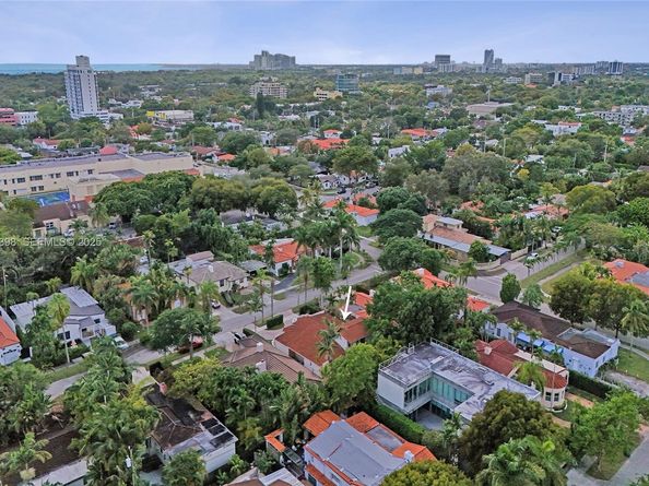 1365 SW 18th St, Miami FL 33145