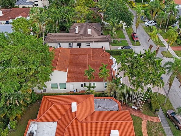 1365 SW 18th St, Miami FL 33145