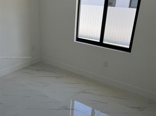 11980 SW 213th st, Miami FL 33177