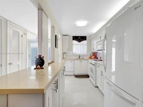 410 Golden Isles Dr 603, Hallandale Beach FL 33009