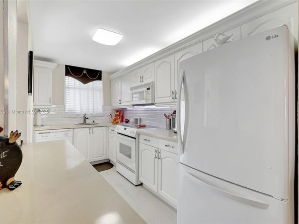 410 Golden Isles Dr 603, Hallandale Beach FL 33009