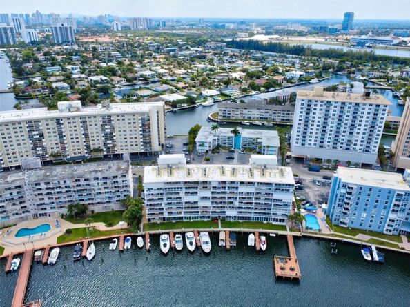 410 Golden Isles Dr 603, Hallandale Beach FL 33009