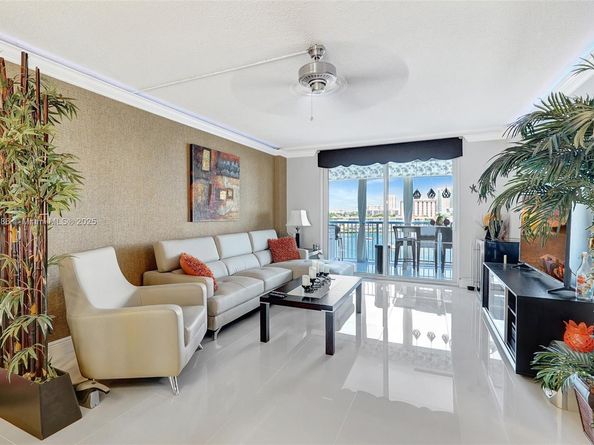 410 Golden Isles Dr 603, Hallandale Beach FL 33009