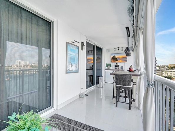 410 Golden Isles Dr 603, Hallandale Beach FL 33009