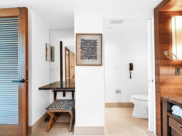 6801 Collins Ave 811 (door 810), Miami Beach FL 33141