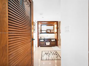 6801 Collins Ave 811 (door 810), Miami Beach FL 33141