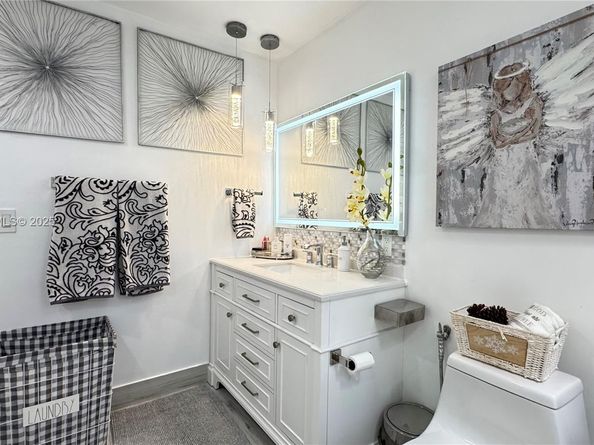 6471 NW 41st Ter, Coconut Creek FL 33073