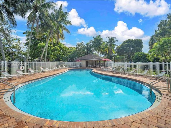 6471 NW 41st Ter, Coconut Creek FL 33073