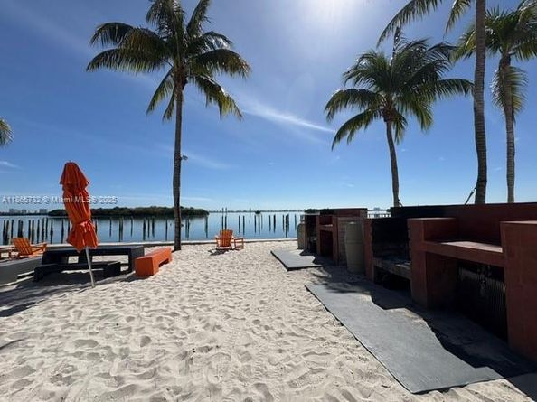 650 NE 64th St G204, Miami FL 33138