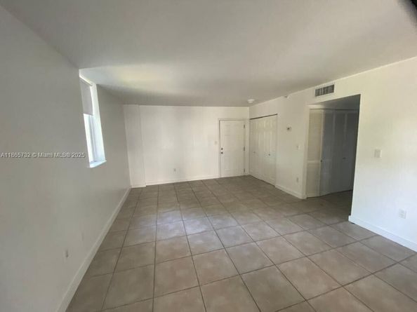 650 NE 64th St G204, Miami FL 33138