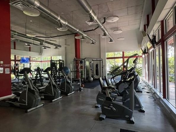 650 NE 64th St G204, Miami FL 33138