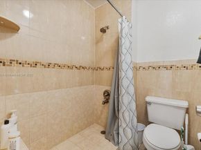 16273 Laurel Dr 7, Weston FL 33326