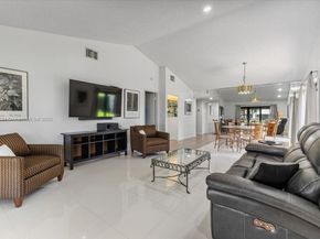 16273 Laurel Dr 7, Weston FL 33326