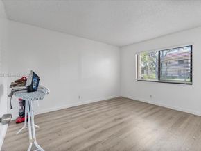 16273 Laurel Dr 7, Weston FL 33326