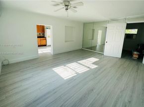 2215 NW 33rd St, Miami FL 33142
