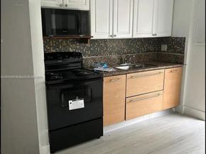 2215 NW 33rd St, Miami FL 33142
