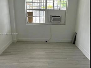 2215 NW 33rd St, Miami FL 33142