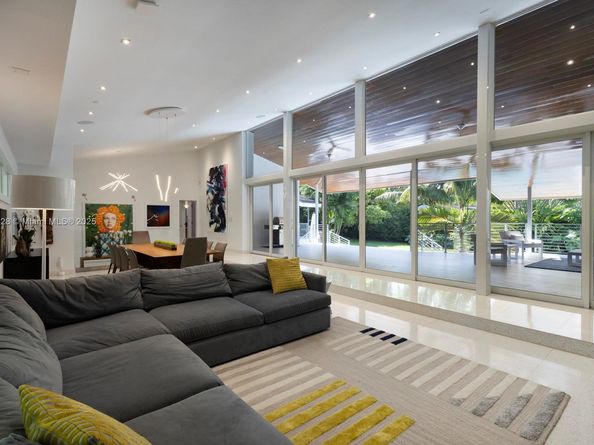 5780 Las Palmas Dr, Coral Gables FL 33156