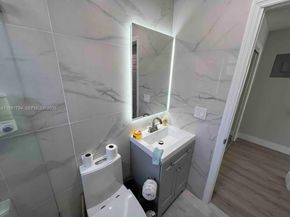 1925 Dewey St, Hollywood FL 33020