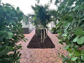 1925 Dewey St, Hollywood FL 33020