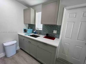 1925 Dewey St, Hollywood FL 33020