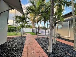 1925 Dewey St, Hollywood FL 33020