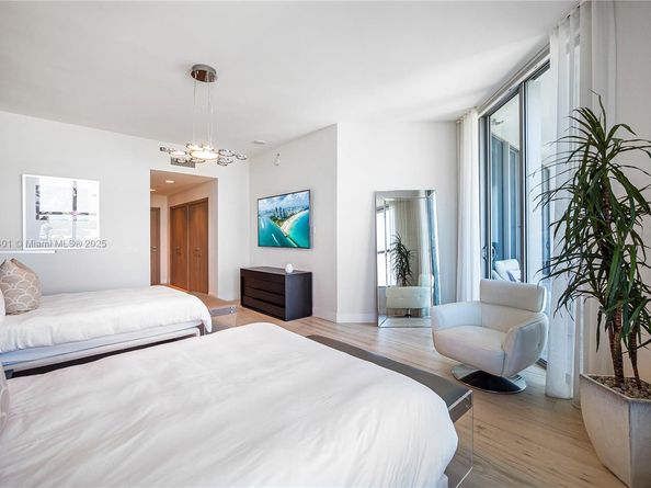 17301 Biscayne Blvd PH6, North Miami Beach FL 33160