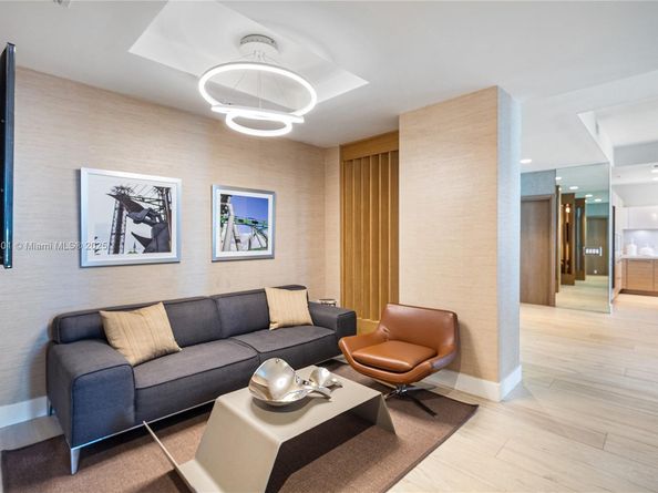 17301 Biscayne Blvd PH6, North Miami Beach FL 33160