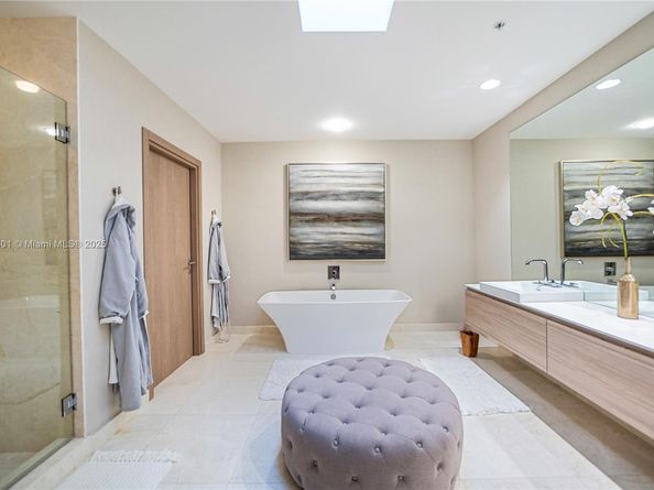 17301 Biscayne Blvd PH6, North Miami Beach FL 33160