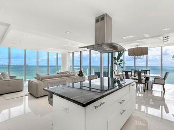 6899 Collins Ave