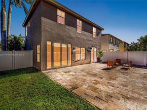 20709 NW 1st St, Pembroke Pines FL 33029
