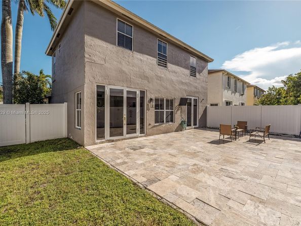 20709 NW 1st St, Pembroke Pines FL 33029