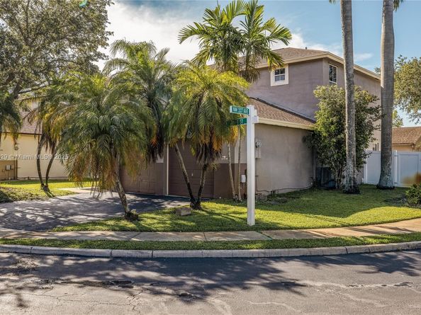 20709 NW 1st St, Pembroke Pines FL 33029