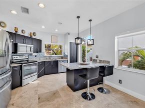 20709 NW 1st St, Pembroke Pines FL 33029