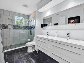 20709 NW 1st St, Pembroke Pines FL 33029